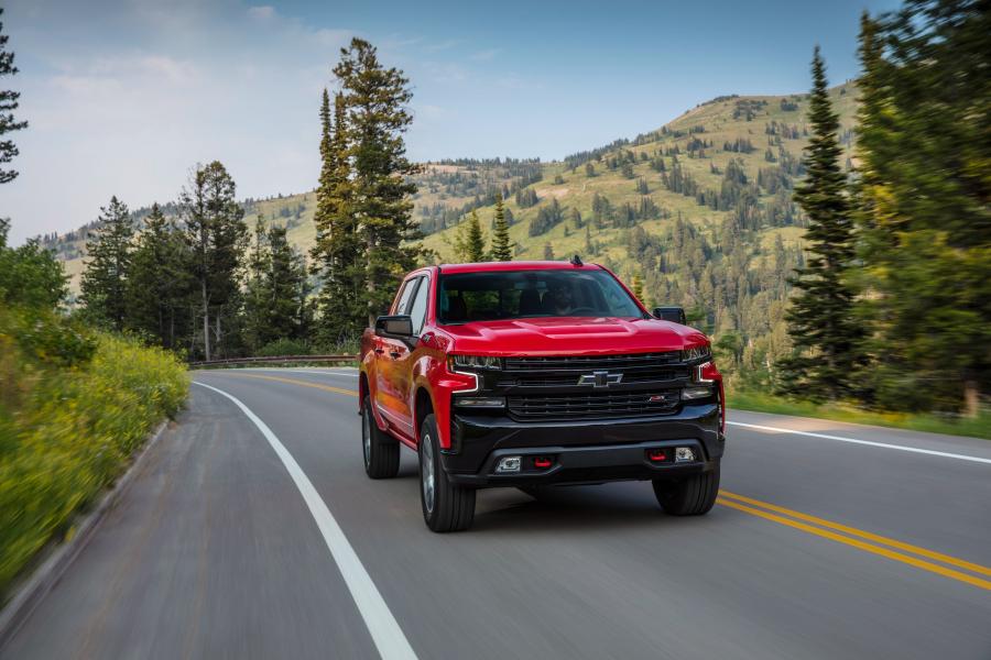  Chevrolet Silverado LT Z71 Trail Boss Crew Cab 2018 года  (фото 4 из 20)